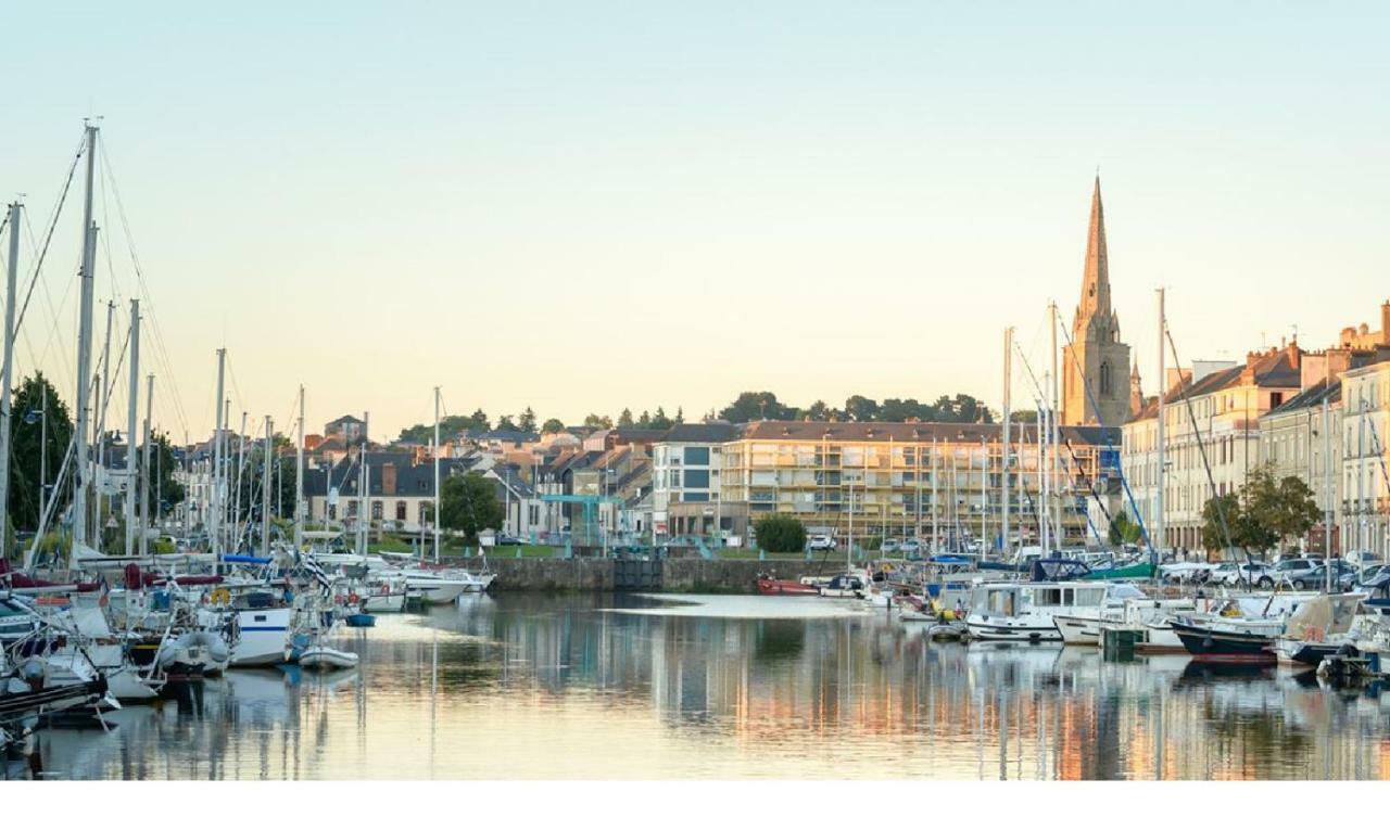 Spacieux T3 Lumineux Dans Quartier Historique Avec Wifi Redon Exterior foto